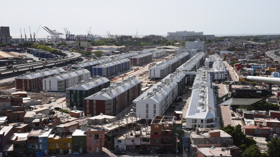 Continuan Las Mudanzas De Las Familias Del Bajo Autopista A Las Nuevas Viviendas Del Barrio Mugica Amep Argentina